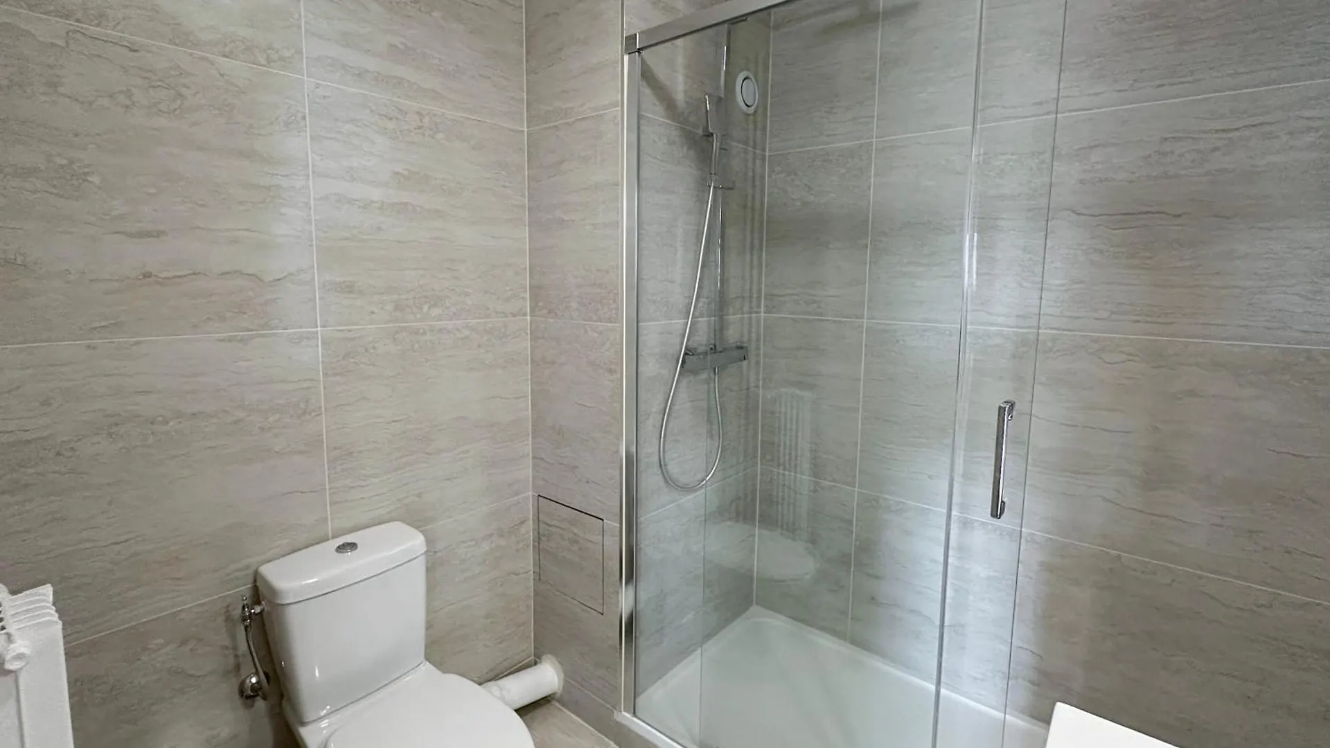 Brand-New Studio With Eiffel Tower View Paris France