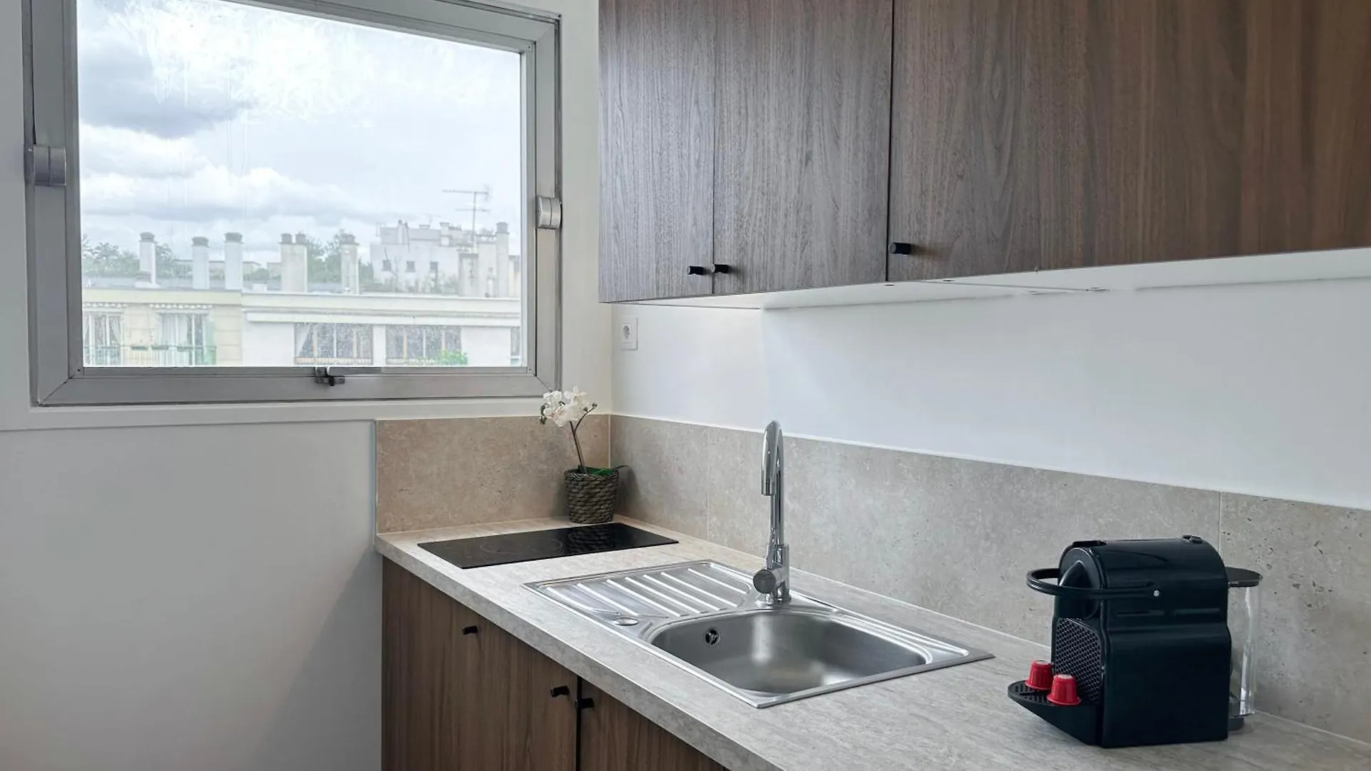 Brand-New Studio With Eiffel Tower View Paris