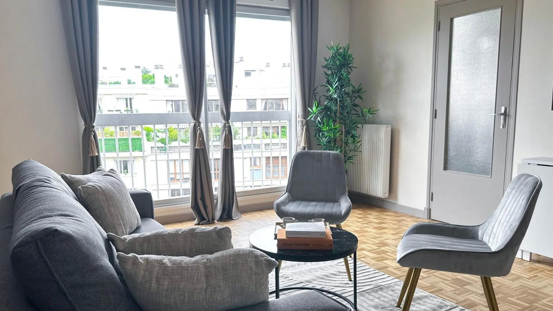 Brand-New Studio With Eiffel Tower View location