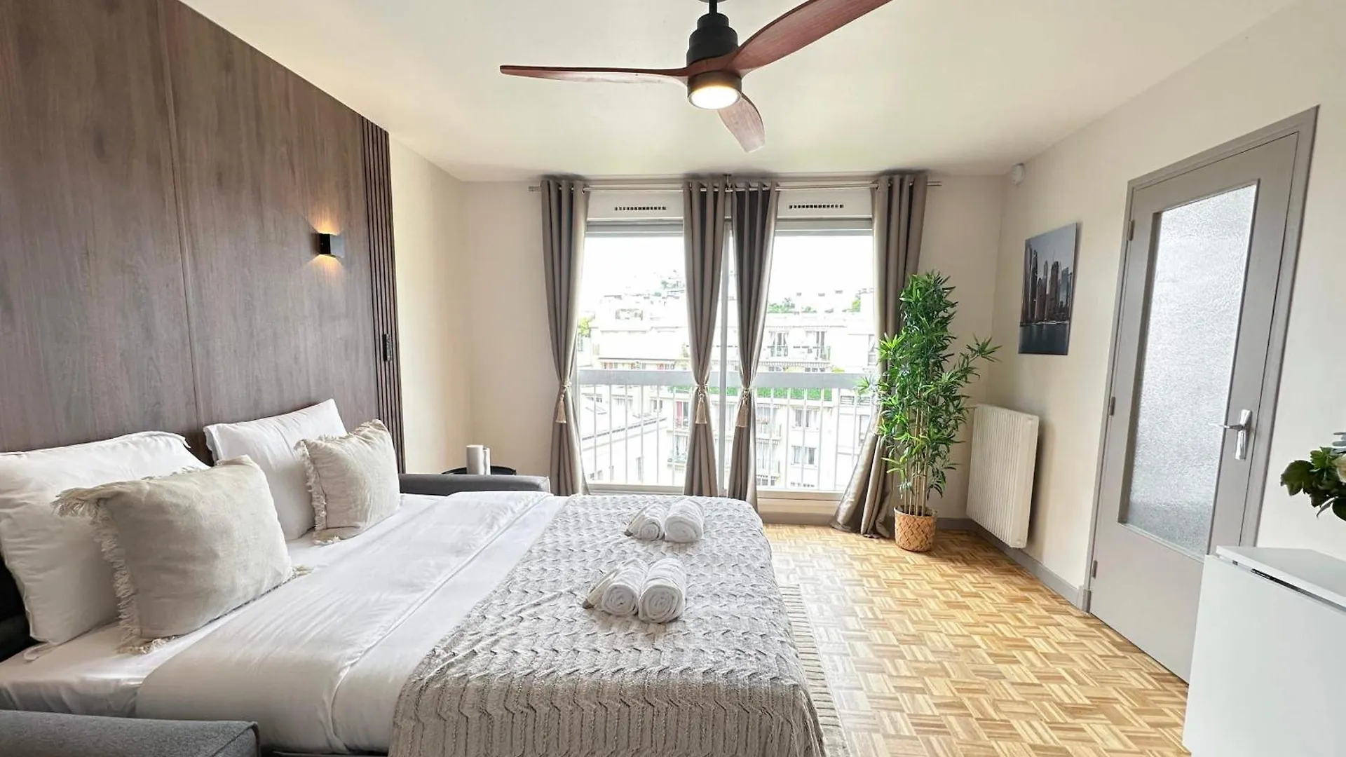 Brand-New Studio With Eiffel Tower View Paris Apartment