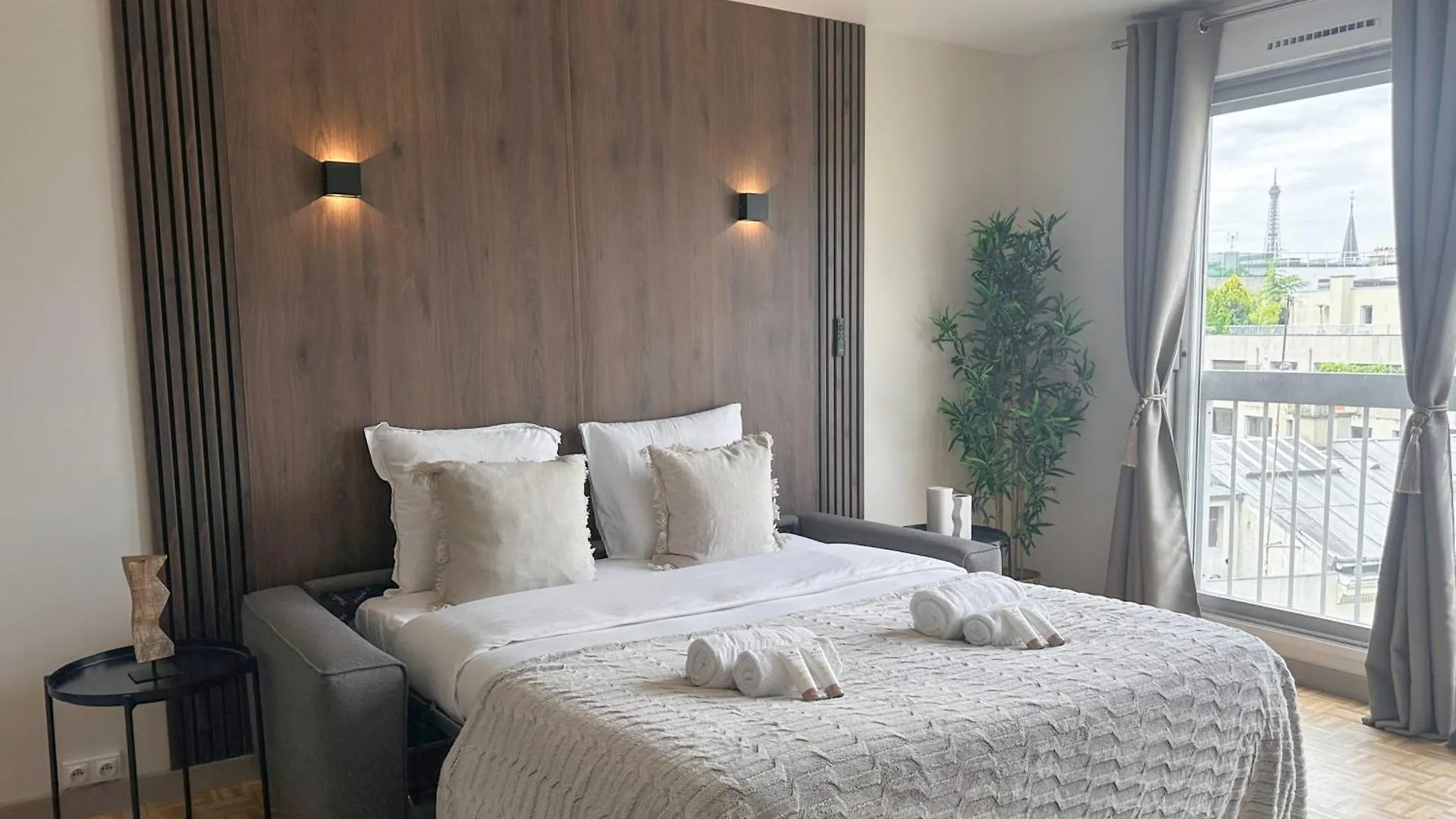 Brand-New Studio With Eiffel Tower View Paris